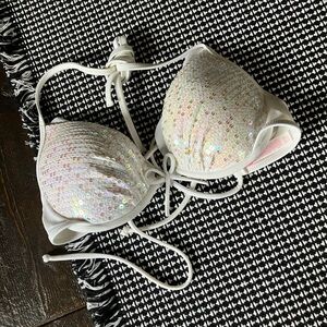 Victoria’s Secret bikini top